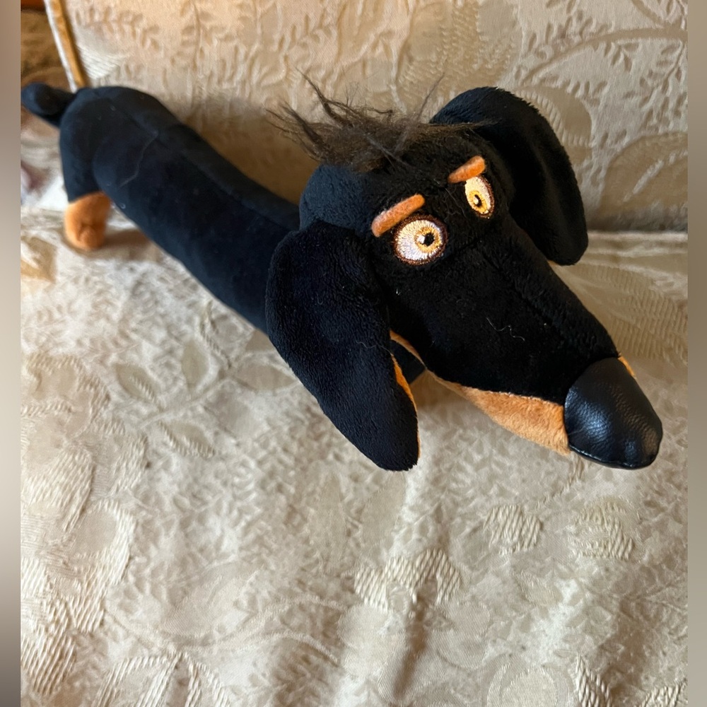 Universal Studios Secret Life Of Pets Dachshund